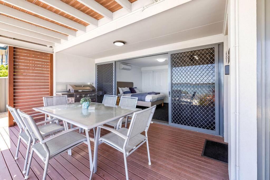 Almonta On The Water Front Apartment
